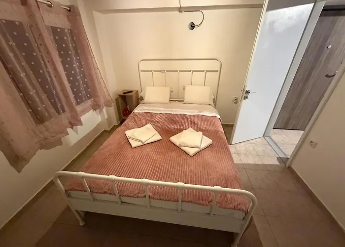 公寓 Σοφίτα 40 Τμ Στο Κέντρο Της Καστοριάς 卡斯托里亚